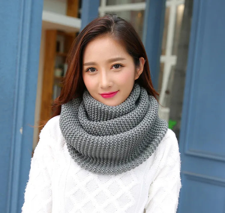 Unisex Winter Knitted Infinity Scarf – Super Chunky Loop Neck Warmer