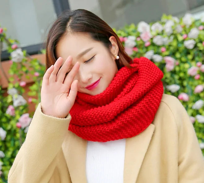 Unisex Winter Knitted Infinity Scarf – Super Chunky Loop Neck Warmer